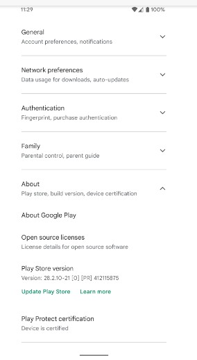 Screenshot at Google Play Store adds more prominent button to check for updates