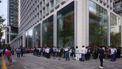Apple iPhone 11 Pro Apple Watch 5 Availability Tokyo outside line