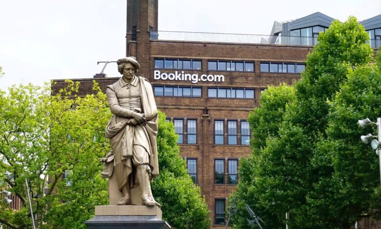 Statue in front of the booking office in Amsterdam